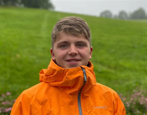 Sommerpraten, Ferie | Når Reimar (16) sitter i traktoren og får slåtten ...