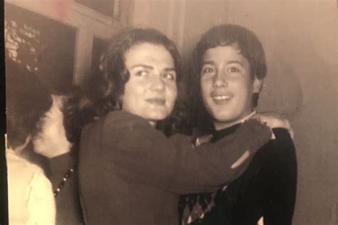 Χαλκίδα 1974: Το πρώτο απαγορευμένο μπλουζ, η ΜΟΔΝΕ και η ΠΑΜΚ – 1 Voice