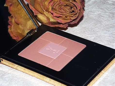 Пудровые румяна Yves Saint Laurent Blush Volupte Heart of Light - Мої ...