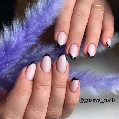 Чёрный френч миндаль | Nails, Beauty