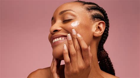 Ceramides Vs. Peptides: What's The Difference Between The Skincare ...