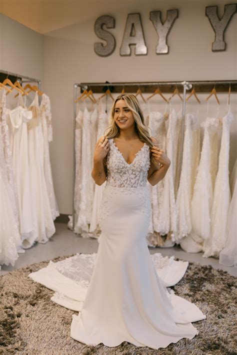 #2361 – Size 10 | New Beginnings Bridal Studio