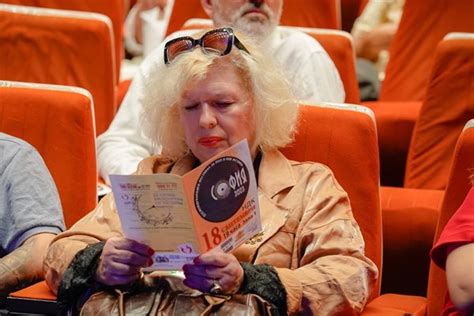 (Снимки) Естрадните звезди си раздават награди един на друг