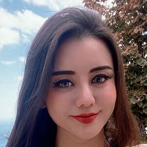 Sally Yeo - Age, Family, Bio | Famous Birthdays