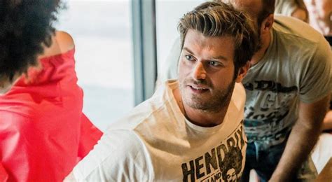 Pin by Ednamara on Kivanç Tatlitug | Kivanç tatlitug, Handsome men ...