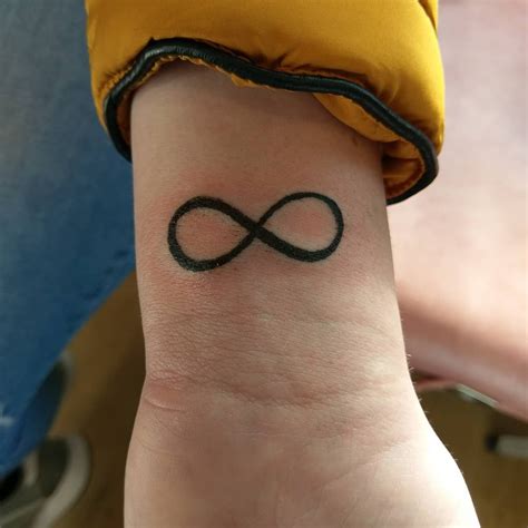 Tatuagem Com O Simbolo Infinito