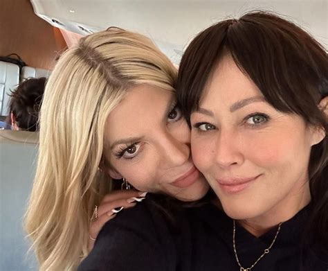 A despedida de Tori Spelling de sua amiga Shannen Doherty: “Continuarei