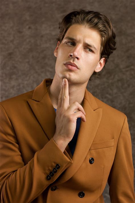 ALEKSA – AGENCIA MODEL MANAGEMENT