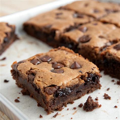 Irresistible Chocolate Chip Cookie Brownies – The ULTIMATE Dessert ...