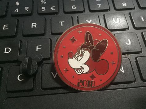 Купить 2018 disney дисней знак минни аватарка знак в интернет-магазине ...