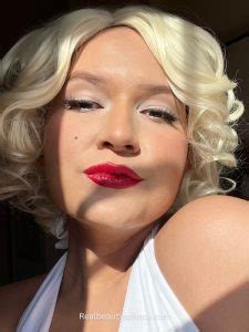 Marilyn Monroe Makeup: How-to Step by Step Tutorial - Real Beauty School