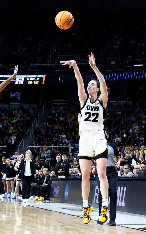 Caitlin Clark y el secreto detrás de su increíble rendimiento - The New