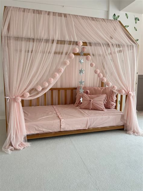 Style Girls Canopy Bed