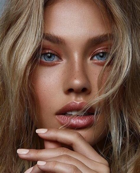 Hanna Edwinson – MC2 Model Management | סוכנות דוגמנות