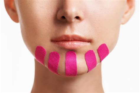 Тейпы от второго подбородка — как клеить, чтобы достичь эффекта?