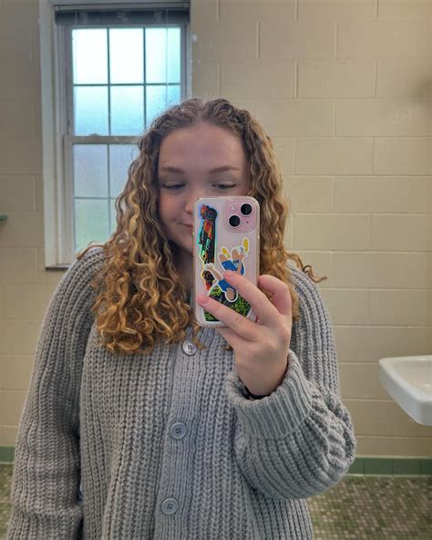 Mia Reid (@miakreid) • Instagram photos and videos