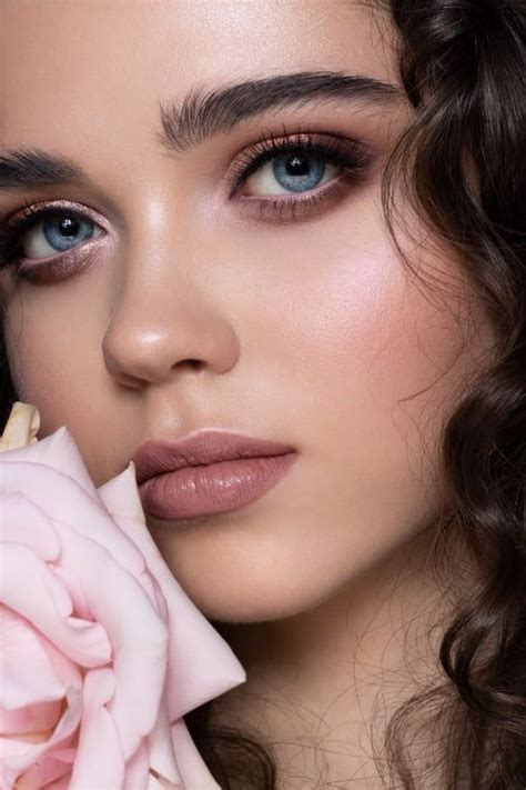 Iwona Grabowska - KAVYAR | Makeup for green eyes, Face photography ...