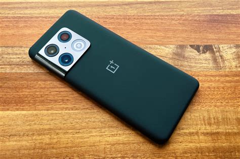 hands    oneplus  pro  newsweek