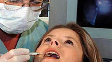 Young German Dentists Head North – DW – 03/25/2005