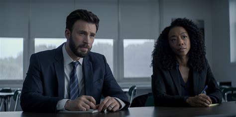 Defending Jacob Review: Pilot (Season 1 Episode 1)