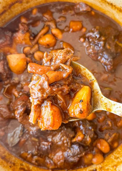 Easy Oxtail Stew Recipe - Good Food Baddie