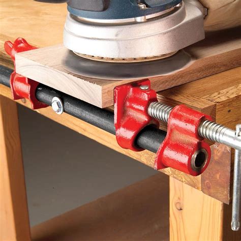 Pipe clamps woodworking vise