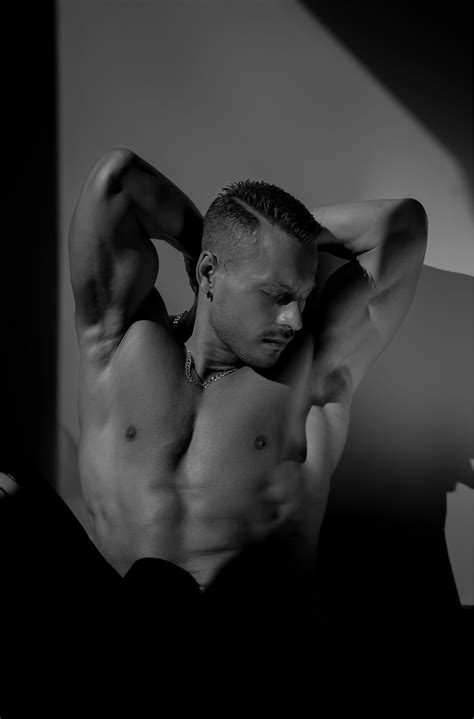 VIP Male Companions in New York: Exclusive Male Strippers for Your