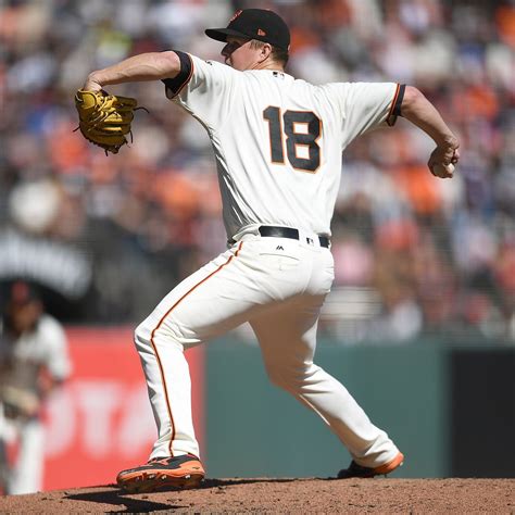 San Francisco Giants Release New City Connect Uniforms, Towering Above the Fog – SportsLogos.Net ...