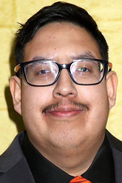 tom sinclair  entertainmentie