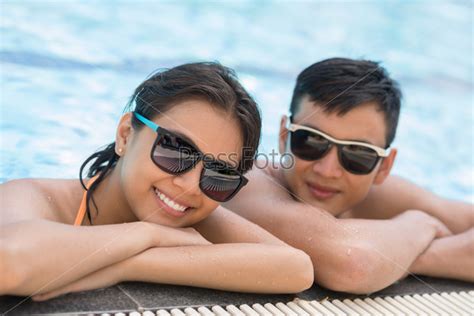 Фотография на тему Гламурные пловцы | PressFoto