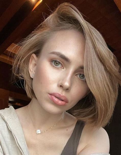 Яна енжаева актриса фото в купальнике