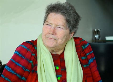 Фото :: Колин Маккалоу (Colleen McCullough)