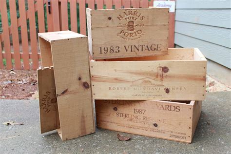wine crate decorating ideas  ways  repurpose   wine crate