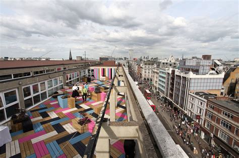 Deck Design Ideas - This Rooftop Deck Received A Colorful Modern ...