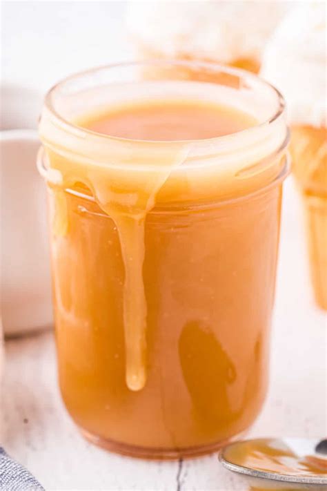 Homemade Caramel Sauce Recipe (Quick & Easy)