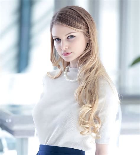 Nadya Nabakova (Actor) Biography, Age, Wiki, Ethnicity, Family, Husband
