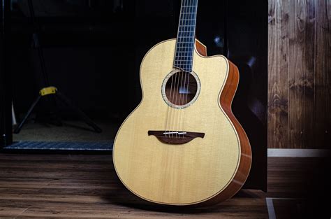 🎸 Acoustic Guitars, Westerns, Music Instruments, Musical Instruments ...