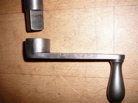 Masivní TRAPÉZOVÝ ZÁVIT Ø25mm-34cm + KLIKA -ke stavbě svěráku...-levně ...
