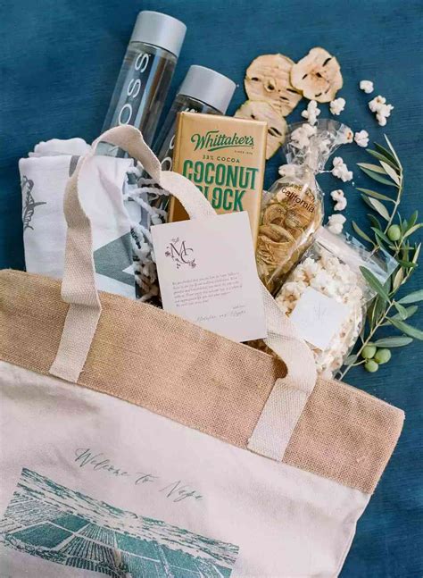 Beach wedding welcome bags 60 photos - Vianawedding.com