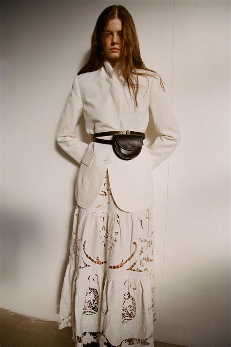 Sea - Pre-Fall 2024 https://www.vogue.com/fashion-shows/pre-fall-2024 ...