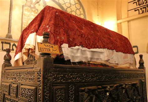 Poemas del río Wang: The tomb of Queen Esther in Persia