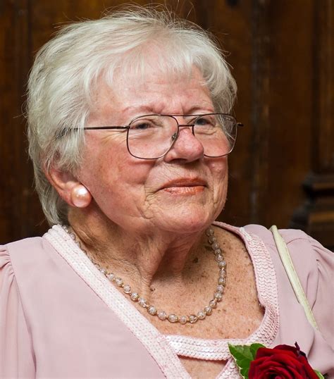 Featured Obituaries – Hartford Courant