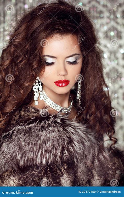 Fashion Lady, Beautiful Woman In Fur Coat Posing In Luxury Brill Stock ...