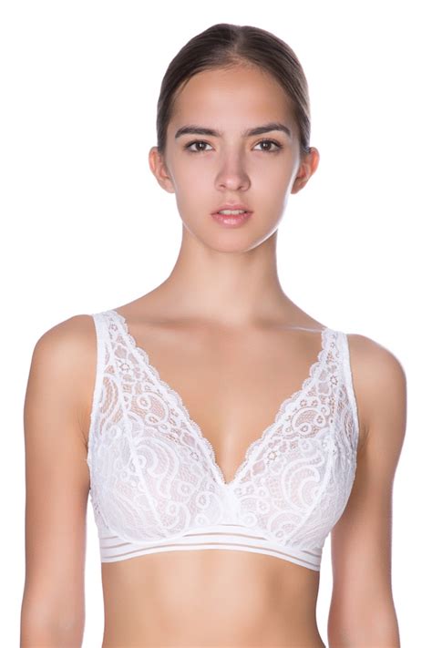 Бюстгальтер с мягкой чашкой белый с кружевом WELL IDEAL CHIC – parishop.ru