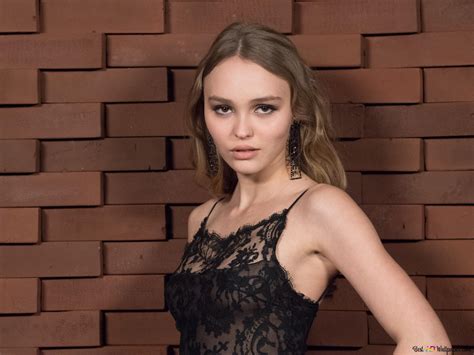 'Lily-Rose Depp' in black lace dress 4K wallpaper download
