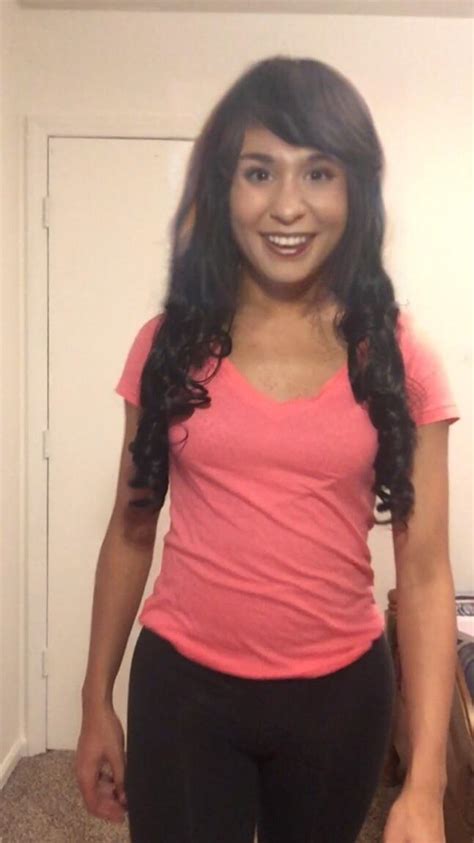 I'm such a girly girl🤗🌸🌺 : r/crossdressing
