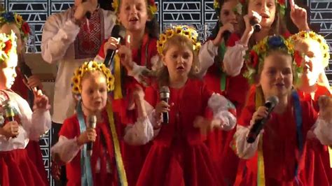 Ukrainischer Kinderchor singt, Співає український дитячий хор, - YouTube