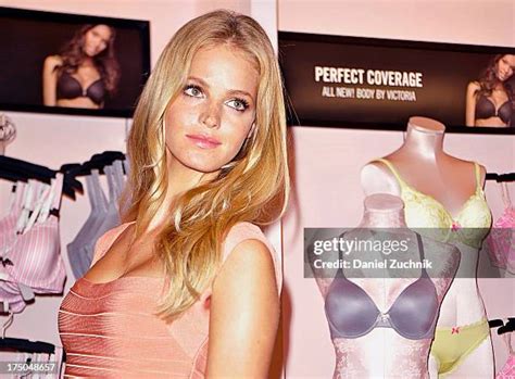879 Secret Supermodel Erin Heatherton Stock Photos, High-Res Pictures