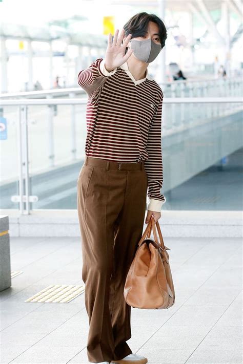 BTS V Looked Great In An Earth-Toned Outfit At Incheon Airport | Army ...