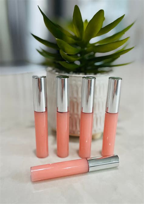 Nude lip plumper | MomCare